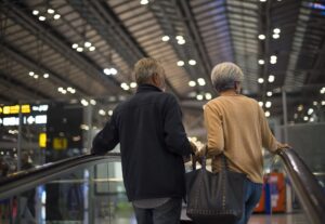 Cuidados com idosos em viagens internacionais 